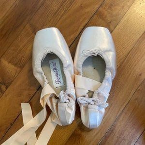 Russian Pointe Saute Pointe Shoes